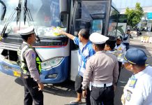 Ramp Check di Terminal Maospati, Bus Diperiksa, Sopir Jalani Tes Urine