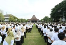 Apel Usai Lebaran, Plt Bupati Ponorogo Absen Satu per Satu Kepala OPD dan Camat