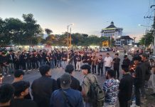 May Day di Ponorogo, Mahasiswa “Nyanyi” Soal Buruh dan Pendidikan di Depan DPRD