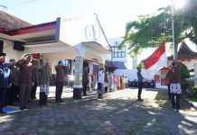Sekolah se-Magetan Kompak Gelar Upacara Hardiknas 2026 Halaman kantor Dinas Dikpora Magetan.