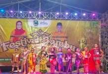 Ajang Fashion Show Batik Bambu Magetan Jadi Panggung Unjuk Bakat Pelajar
