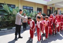 Belajar Jadi Polisi, Ratusan Siswa SD Dapat Pengalaman Keliling Polres Magetan