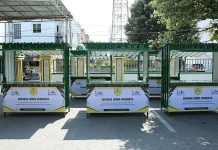 15 Warung Kontainer BAZNAS Ponorogo Dibagikan ke Pedagang Sekitar Alun-Alun